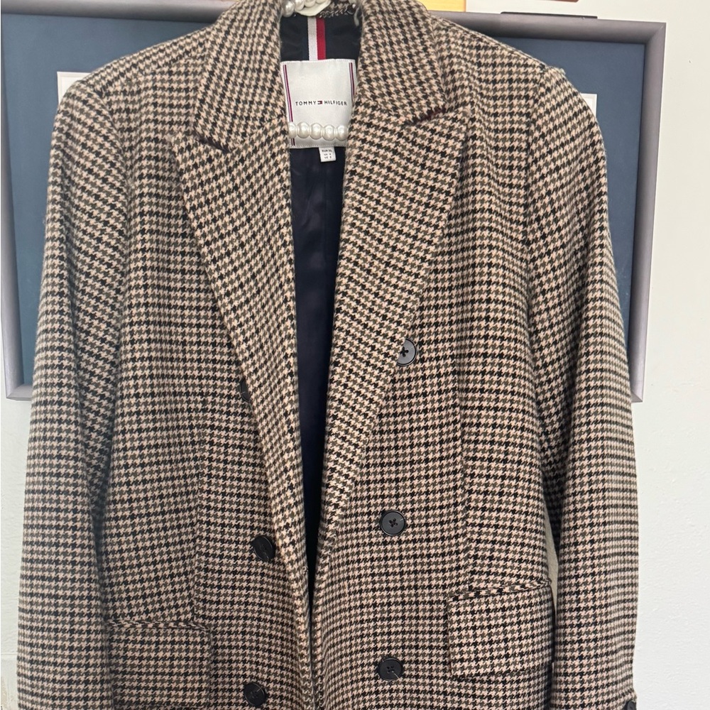 Tommy Hilfiger Black and Tan Houndstooth Women’s Trench Coat